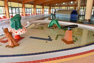 Az élményfürdő várja a családokat is