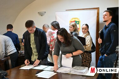 A március 19-én közzétett pályázatra összesen 62 kérelem érkezett az MNT Hivatalába, amelyek mindegyike pozitív elbírálásban részesült. (Molnár Edvárd felvétele)