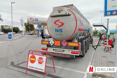 A városi töltőállomásokat tegnap délelőtt még nem árasztották el a vevők, és üzemanyag is érkezett a benzinkutakra (Fotó: Tóth D. Lívia)