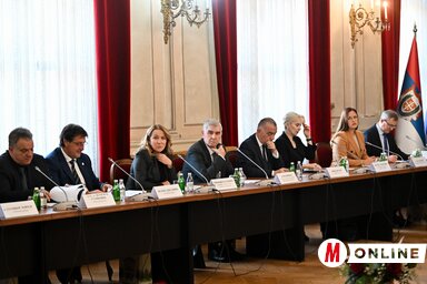 A szerb és a vajdasági kormány közös ülése Zomborban. (Ótos Annabella felvétele)