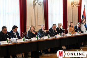 A szerb és a vajdasági kormány közös ülése Zomborban. (Ótos Annabella felvétele)