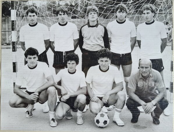 Az egykori felsőhegyi csapat tagjai (Fotó: Archív felvétel)