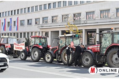 A tiltakozásokhoz a  blokádokat fenntartó diákok is csatlakoztak. (Fotó: Ótos András felvétele)