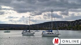 Fényben fürdő Balatonalmádi. (Fotó: Ótos András)