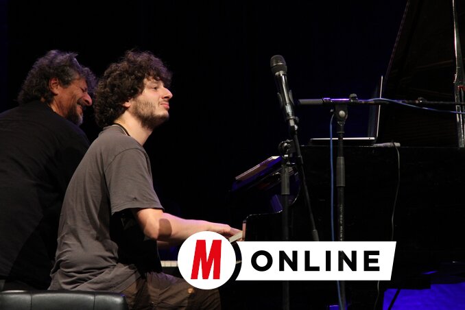 Aydin Esen fiával (Fotó: Diósi Árpád)