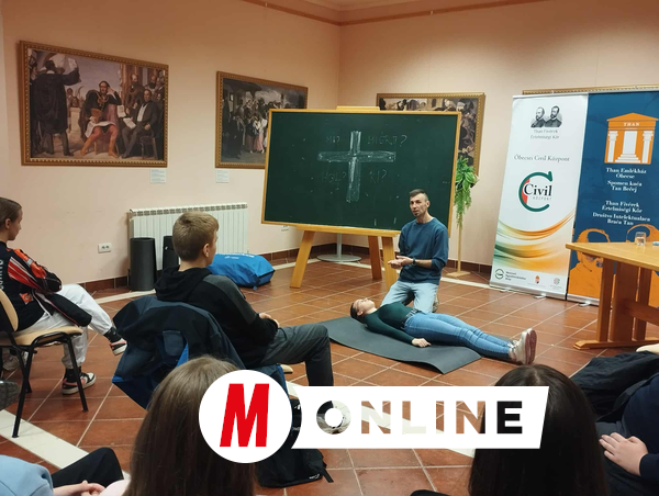 Dr. Gondos Attila az elsősegélynyújtás alapjait ismertette (Fotó: Kancsár Izabella)