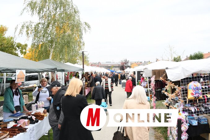 Délelőtt nem volt tolongás, de délutánra már hömpölygött a tömeg