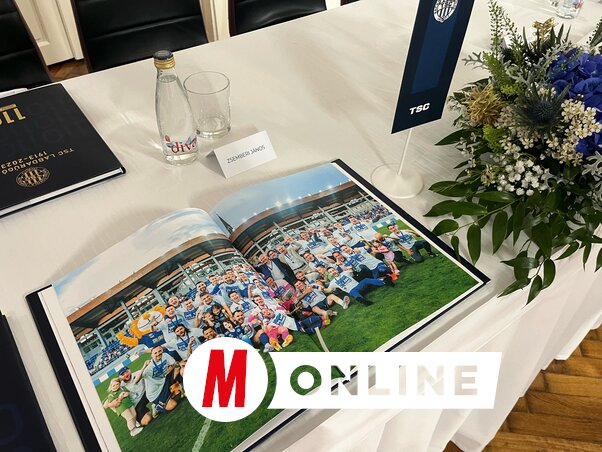 A kiadvány gazdagon illusztrált, belekerült minden, a TSC legfontosabb mérföldköveit megörö-
kítő fotó (Fotó: Erős Kincses Krisztina felvétele)