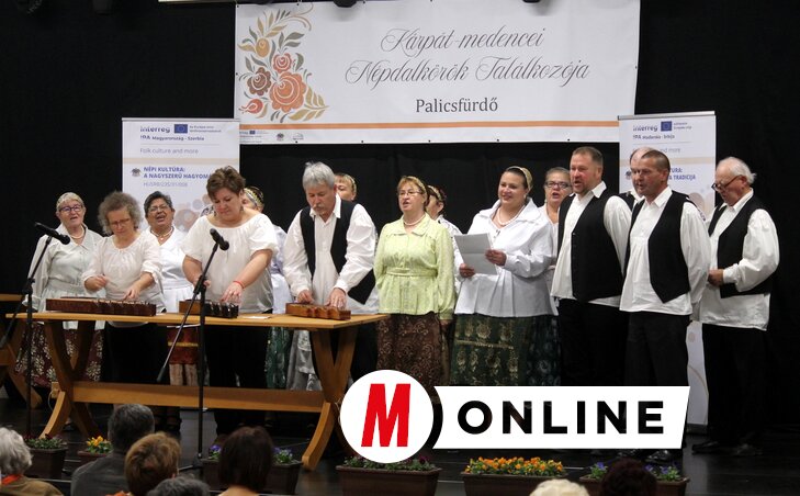 A sükösdi népdalkör 1972-ben alakult meg – Ezúttal helyi gyűjtésű népdalcsokrot adott elő (Fotó: Benedek Miklós)