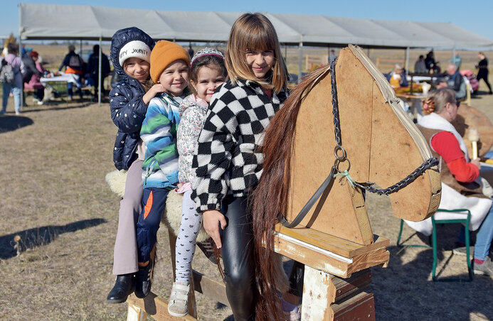 Aki a nagyra még nem ülhetett, annak is volt lehetősége lóra pattanni (Gergely Árpád felvétele)