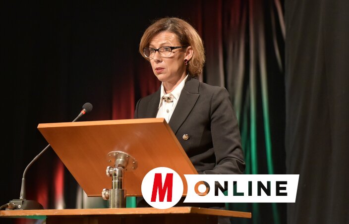 Burány Hajnalka polgármester mondott ünnepi beszédet (Fotó: Gergely Árpád felvétele)