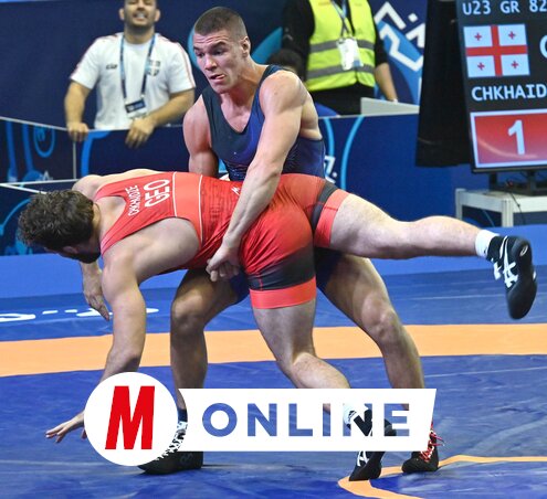 Vámos Antalnak (kékben) volt ígéretes akciója a grúz ellen (Fotó: Ótos András felvétele)