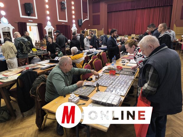 A szabadkai régiségvásár nemcsak piac, hanem közösségi élmény. Sokan eljönnek nézelődni, beszélgetni, kicsit nosztalgiázni. (Fotó: Dér Dianna)