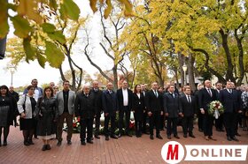 Megemlékezés a Szabadság madara szobornál palicson és közös főhajtás Szabadkán