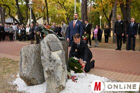 Megemlékezés a Szabadság madara szobornál palicson és közös főhajtás Szabadkán