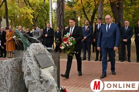 Megemlékezés a Szabadság madara szobornál palicson és közös főhajtás Szabadkán