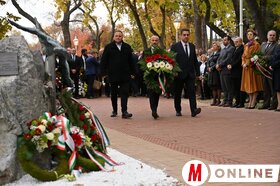 Megemlékezés a Szabadság madara szobornál palicson és közös főhajtás Szabadkán