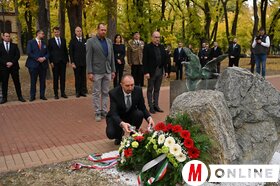 Megemlékezés a Szabadság madara szobornál palicson és közös főhajtás Szabadkán