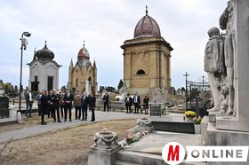 Megemlékezés a Szabadság madara szobornál palicson és közös főhajtás Szabadkán