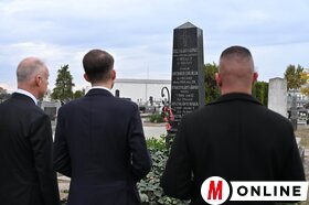 Megemlékezés a Szabadság madara szobornál palicson és közös főhajtás Szabadkán