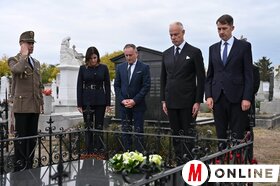 Megemlékezés a Szabadság madara szobornál palicson és közös főhajtás Szabadkán