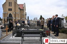 Megemlékezés a Szabadság madara szobornál palicson és közös főhajtás Szabadkán