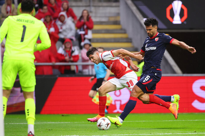 Fran Navarro (balról) és Mahmudu Bajo párharcából előbbi jött ki jobban (Fotó: Beta/AP)