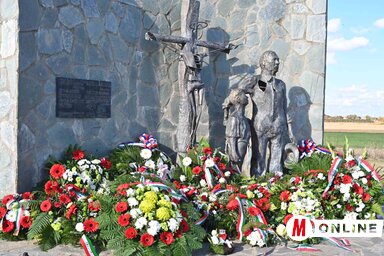 Az 1944/45-ös ártatlan magyar áldozatokra emlékeztek Csúrogon