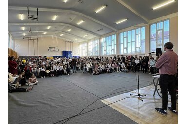 Több száz diák gyűlt össze a Messzeringó gyerekkorom világa szavalóversenyen/Fotó: Galu