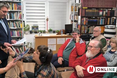 Hangulatos, könyvbemutatóval egybekötött irodalmi esten vehettek részt a telepi fiókkönyvtár látogatói (Fotó: Dávid Csilla felvétele)