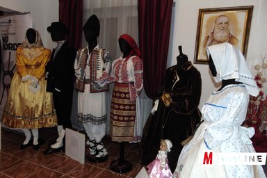 A kissebsségi viseletek: ruszin, román és szlovák öltözetek. (Fotó: Vidács Hajnalka)
