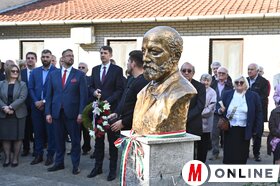 Jókai Mór szobra Pancsova