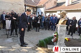 Jókai Mór szobra Pancsova