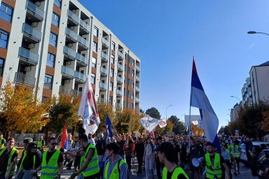 Egy kis pihenő után tegnap reggel elindultak Újvidékre az egyetemisták (Fotó: Beta)