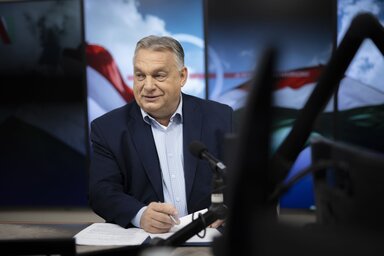 Orbán Viktor a Kossuth rádióban (Fotó: MTI)