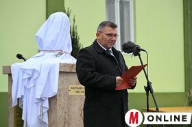 Kosztolányi Dezső mellszobrának felavatása Ludason