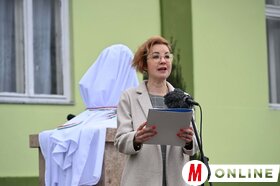 Kosztolányi Dezső mellszobrának felavatása Ludason