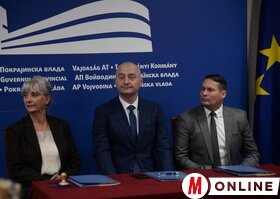 Szerződésaláírás a tanügyi dolgozók magyar nyelven történő pszichológiai pályaalkalmassági vizsgálatára