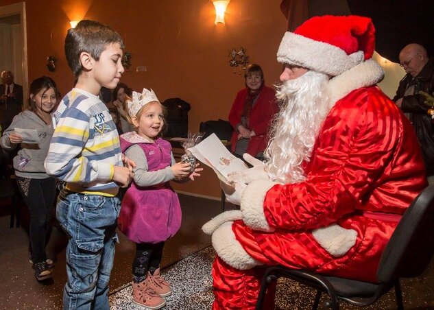Az ajándékcsomagok rászoruló gyerekekhez kerülnek / Fotó: A szabadkai Segítő Csipet Csapat archív felvétele/Facebook