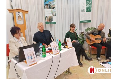 Szabó Eszter ifjúsági regényének bemutatóján megtelt a VMMI oszlopcsarnoka (Fotó: Gruik Zsuzsa)