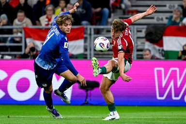 Callum Styles (jobbról) és az örmény Georgi Harutyunjan Magyarország és Örményország októ- beri összecsapásán (Fotó: MTI)