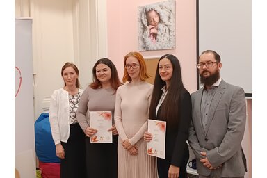 A szervezet tagjai a díjazottakkal (Fotó: Luna Hangja)