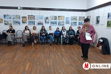 Dr. Szőke Anna megnyitja a kiállítást (Fotó: Kazinczy Paszterkó Diana felvétele)