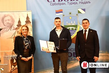 Julkica Popović, Bojan Vasić és Radivoj Debeljački. (Fotó: Paraczky László)