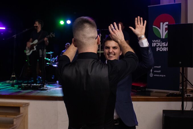 Új ismeretségek is kötődtek twistelés közben (Faragó Szabolcs felvétele)