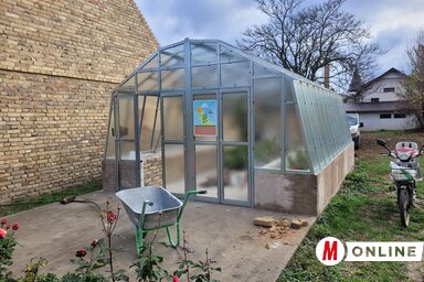 Tavasszal szeretnék teljesen használatba venni az üvegházat (Fotó: Lakatos János felvétele)