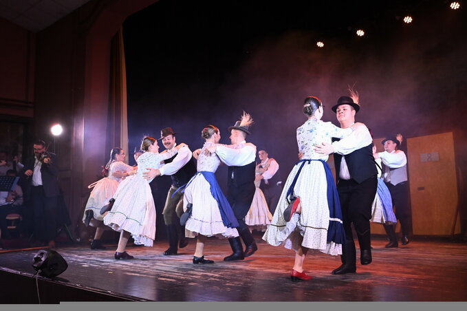 A vándorlást és a letelepedést örökítették meg néptánccal, népdallal (Simonyi Zsóka felvétele)