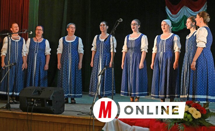 A ,,muzslai” Cickafark énekkar (Ótos András felvétele)