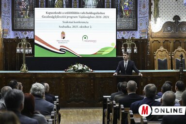 Az első fejlesztési ciklust kiértékelő konferencia Szabadkán (Molnár Edvárd archív felvétele)
