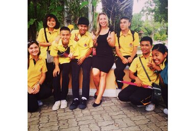 Szili Zsuzsanna thaiföldi tanítványai körében